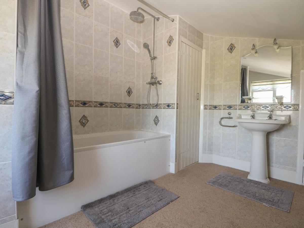 1 Paythorne Farm Cottages Henfield Екстериор снимка